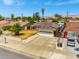 E-Z Care Front Yard!