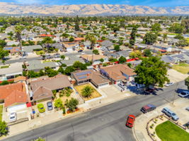 E-Z 3 Minute Drive to Yerba Buena High School!