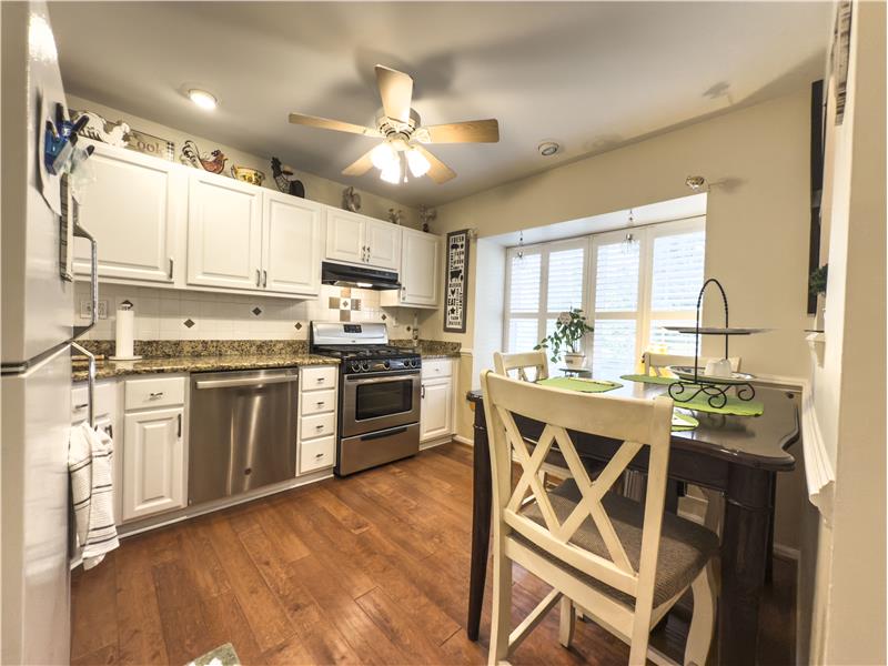 1914 Yorktown South - Kitchen