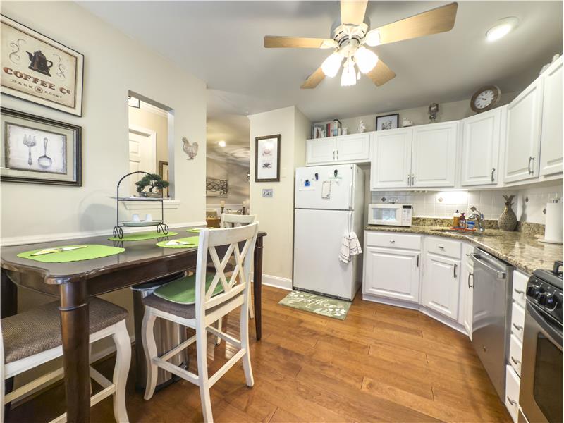 1914 Yorktown South - Kitchen