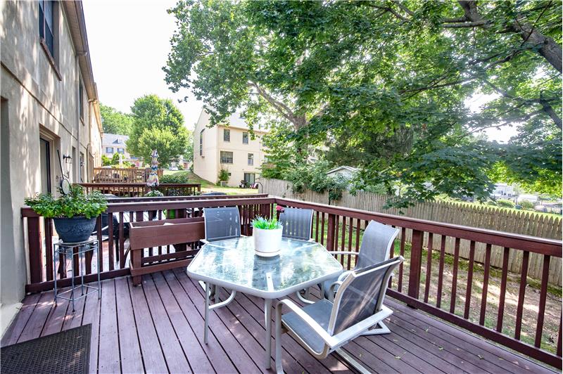 1914 Yorktown South - Deck