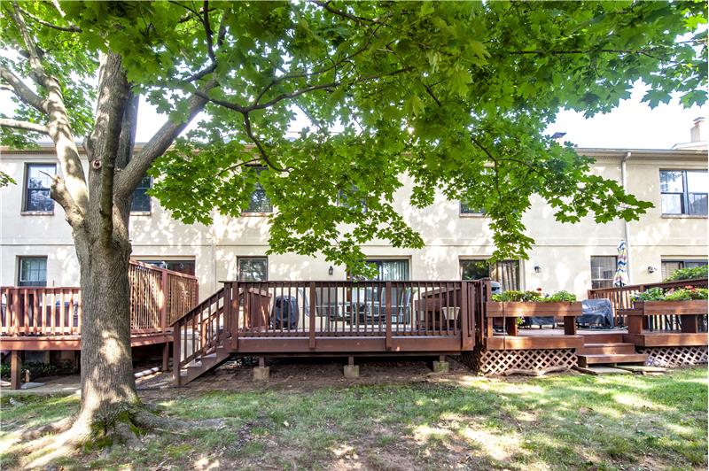 1914 Yorktown South - Exterior View