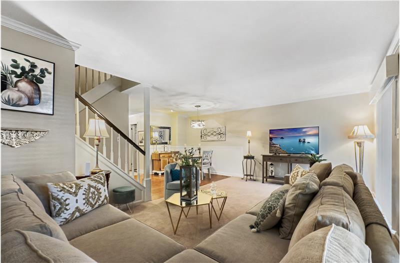 1914 Yorktown South - Living Room