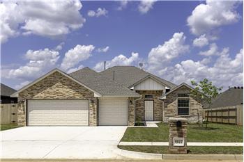 1927 W Flintlock Way, Mustang, OK