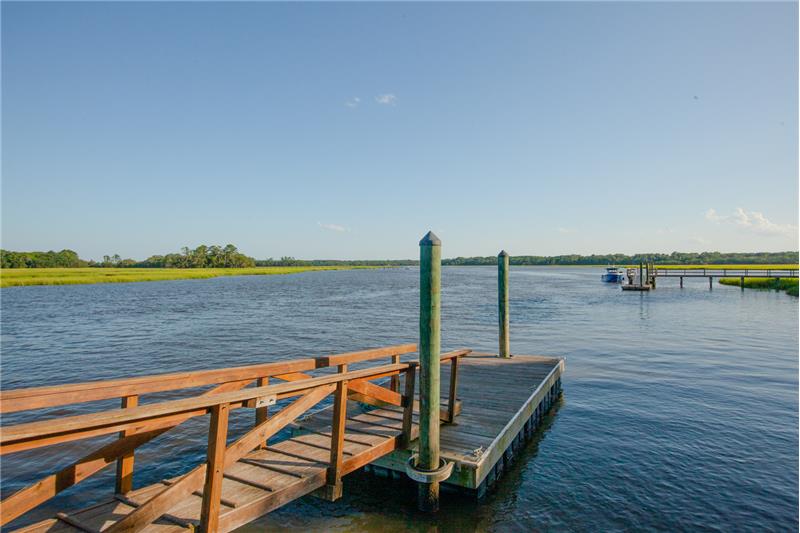 Floating dock