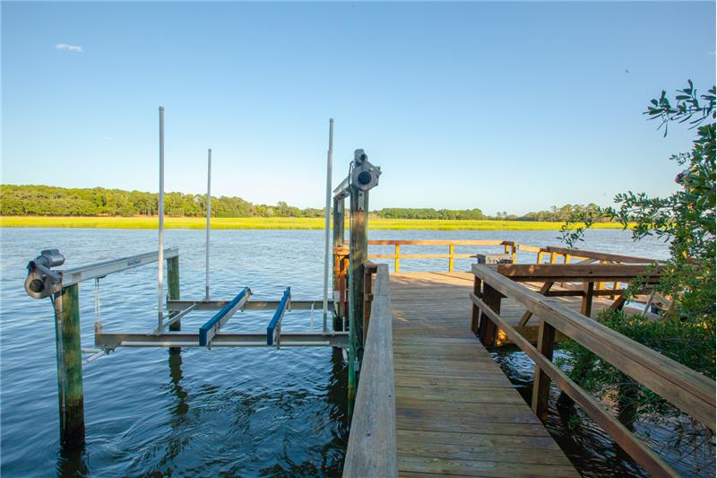 Boat lift