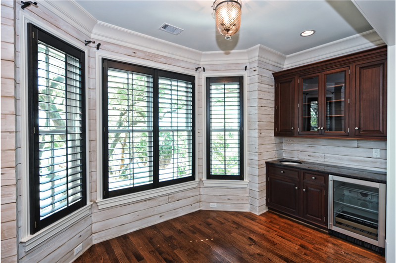 Master Retreat's lounging and wet-bar