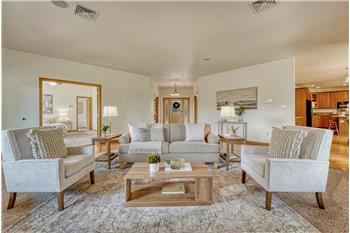 Open floor plan!