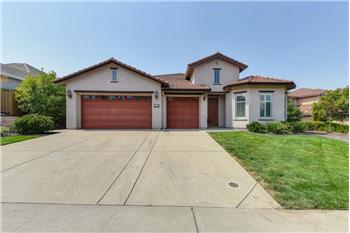 Primary listing photos for listing ID 575838