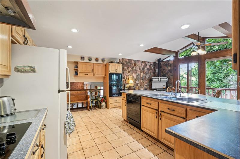 Kitchen renovated by Dun-Rite 15 years ago