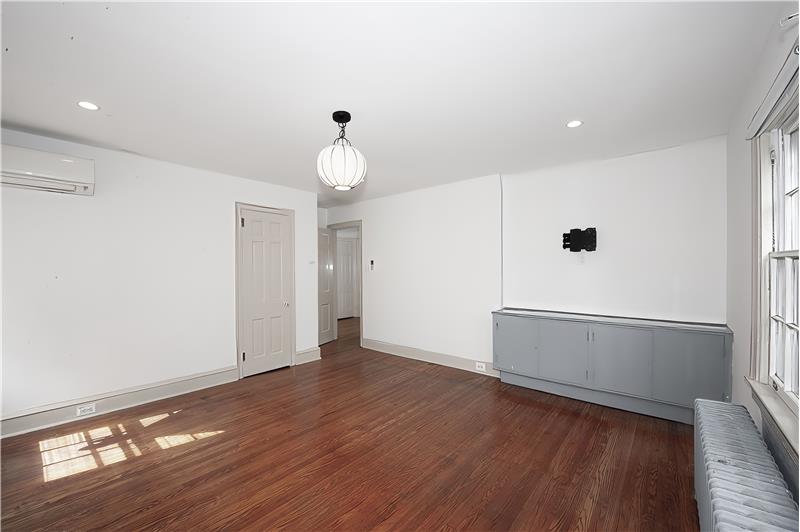 195 Midfield - Bedroom 3