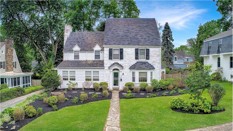 195 Midfield - Exterior front