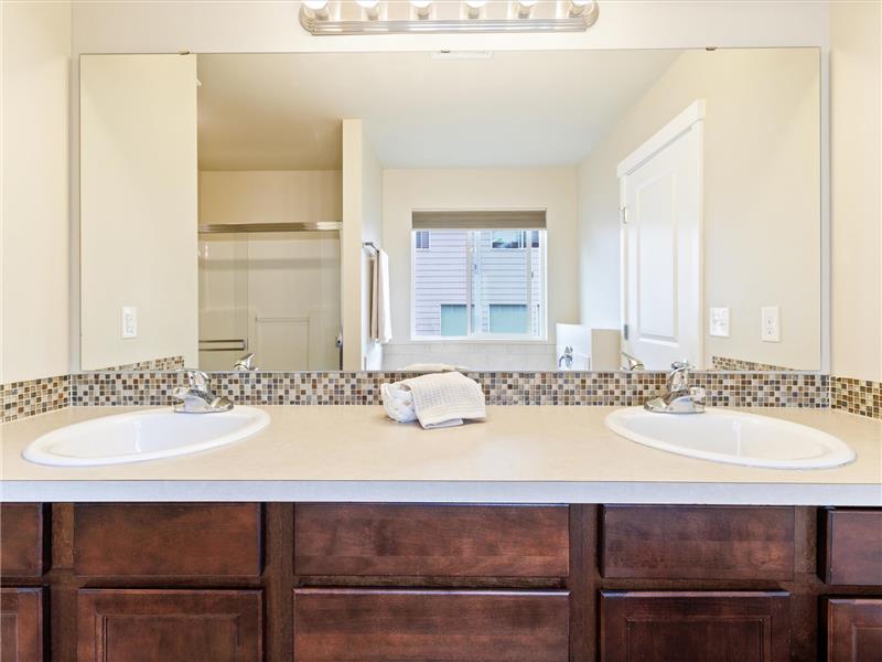 Dual sinks.