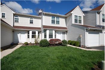 Primary listing photos for listing ID 600742