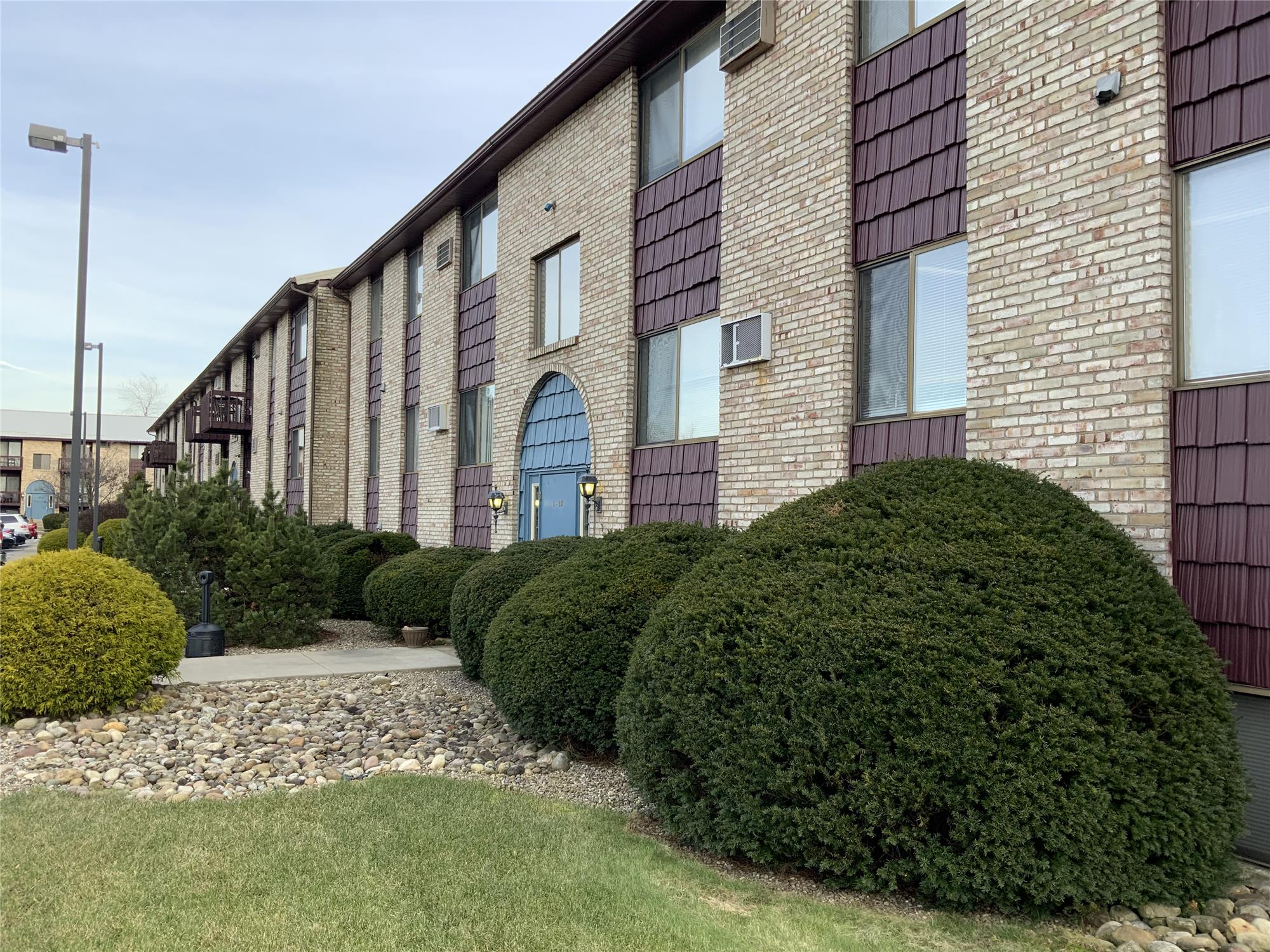 200 Fernwood Road Apt. 40, Wintersville, OH 43953 By Zoe, Kerri, Lisa