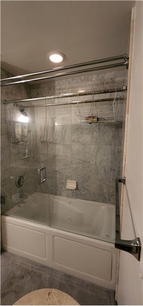 Jetted tub and shower 