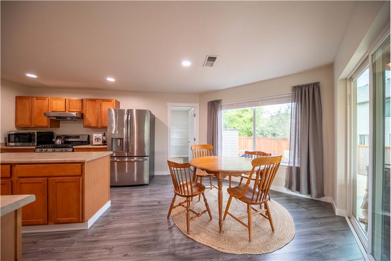 Eat-in kitchen nook.