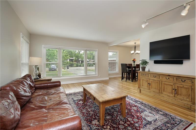Property pictures of Under Contract 210 Hibbard Road, Wilmette, IL 60091, USA Wilmette, IL