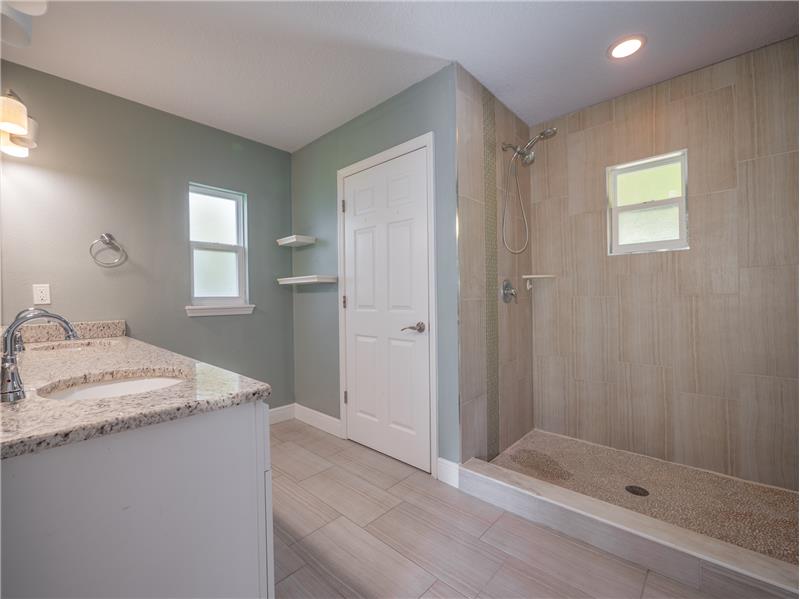 Primary Bedroom En Suite Full Bath