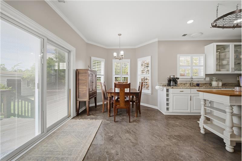 Eat in kitchen