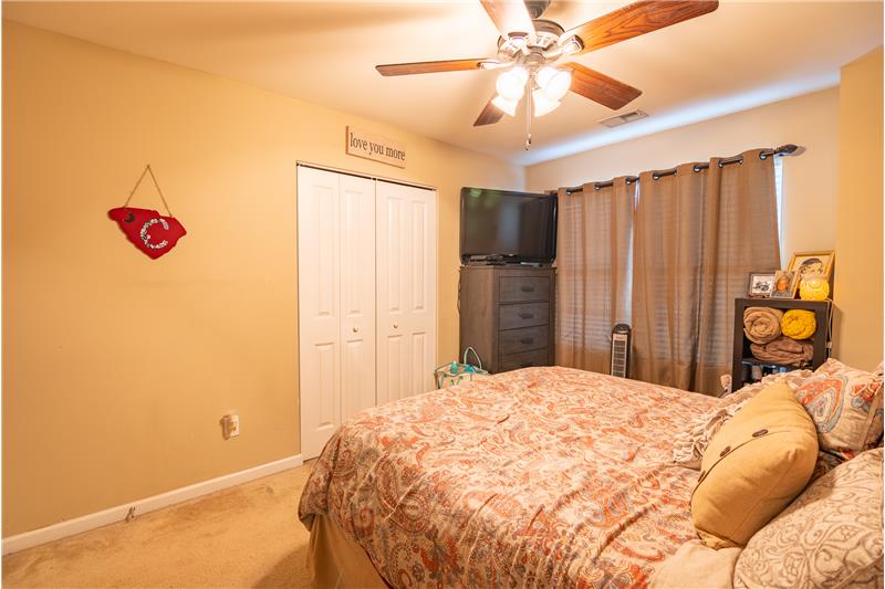 2nd bedroom