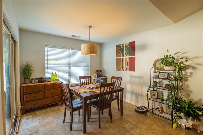Dining/Breakfast area