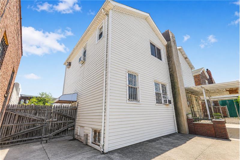 
                            Property Image 24