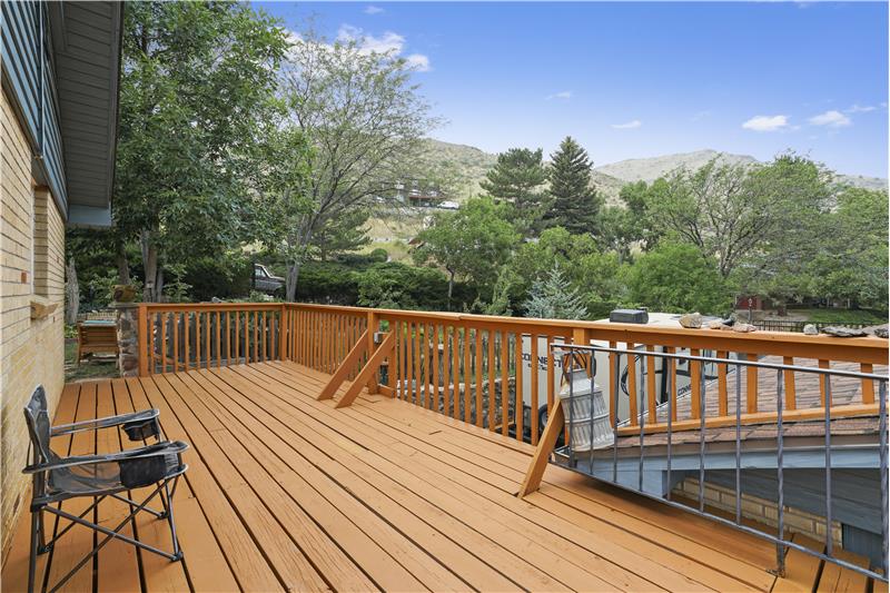 Deck on side of house has view of Lookout Mountain and Mt. Zion.