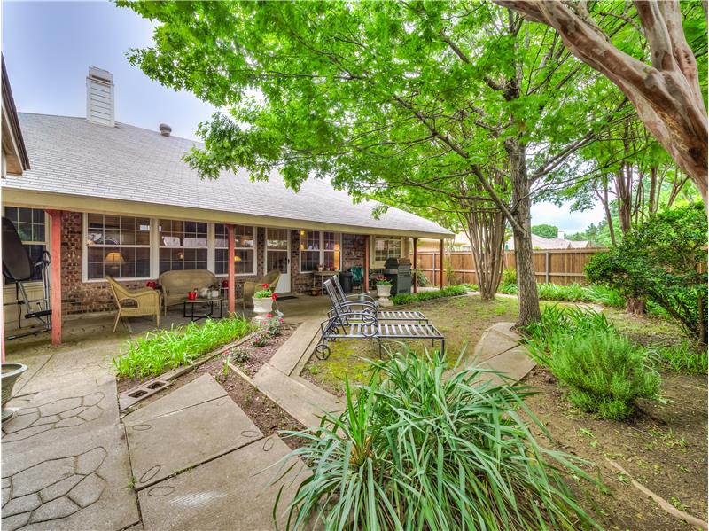 View of yard featuring a patio area