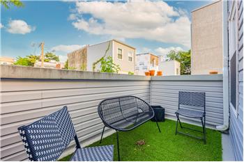 2137 N. Darien St - Outfoor space