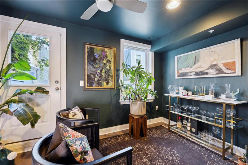 2137 N. Darien St - Living room