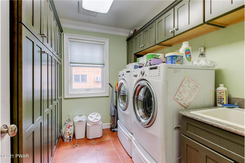 Rear Hall Entry/Mudroom