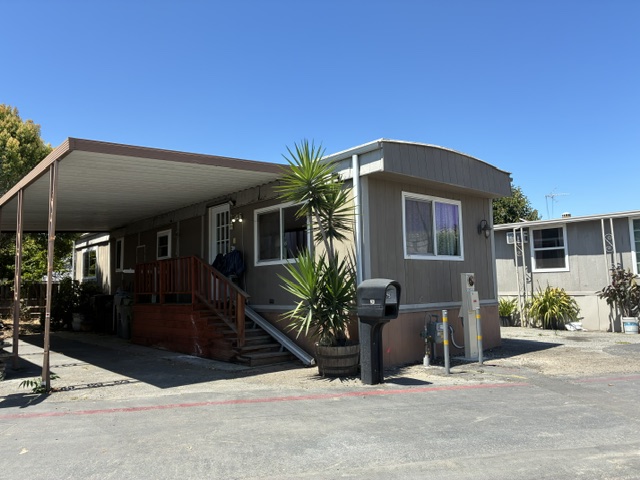 https://realbird.blob.core.windows.net/rb-photos/2150-monterey-road-75-san-jose-ca-95112_E2F3C3C5_648658_639181463250462899_80x60.jpg