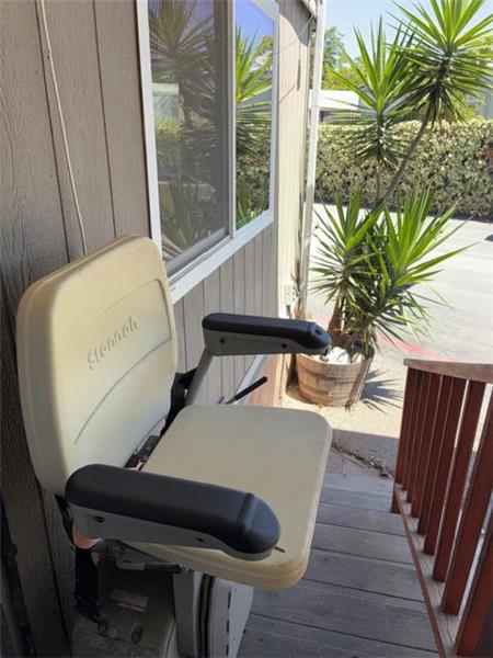 NEWER HEAVY-DUTY STAIRLIFT from Carport to Front Door!