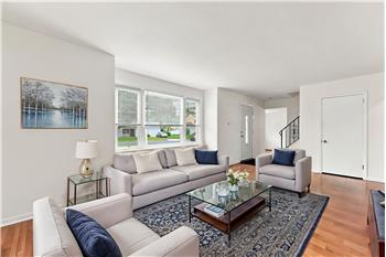 Living Room (virtually staged)