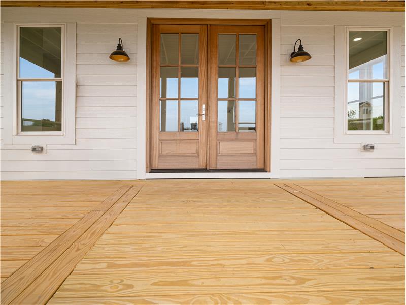 ML Front Porch 2 - 2180 Sandpiper Rd