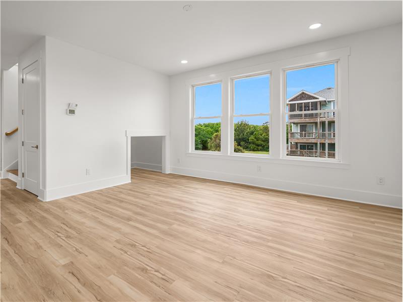 ML Family Room 3 - 2180 Sandpiper Rd