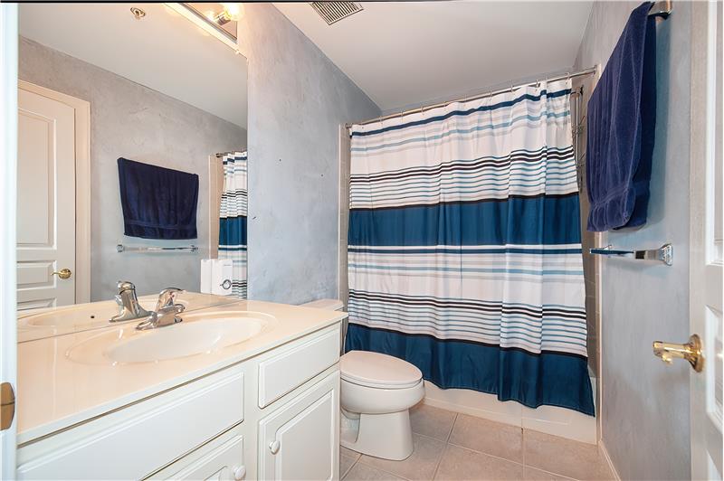 219 Excalibur - Bathroom 