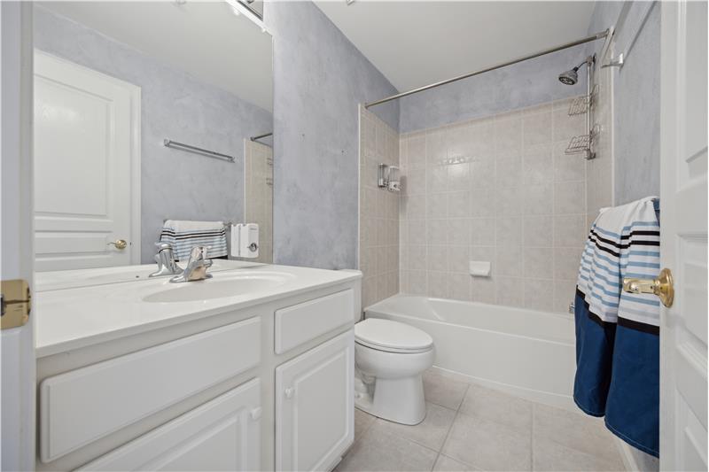 219 Excalibur - Bathroom