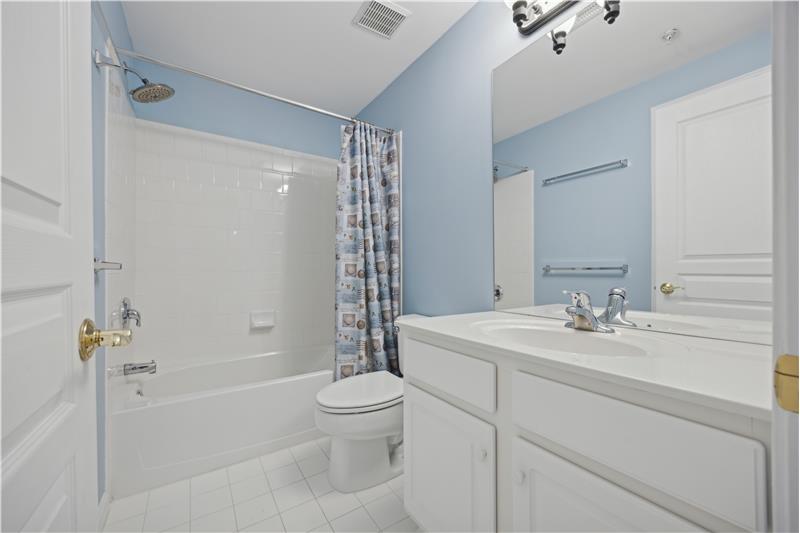 219 Excalibur - Bathroom