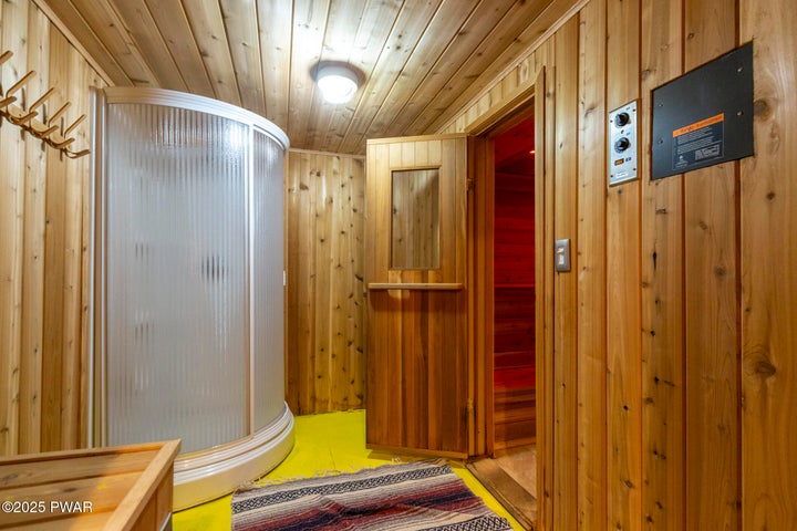 Sauna-Lower Level