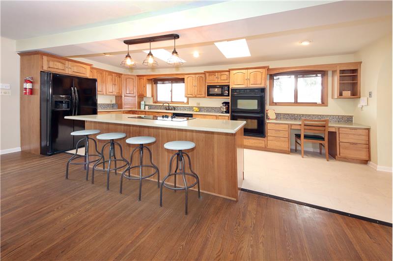 Enormous kitchen island! All kitchen appliances (including new fridge and dishwasher) are included