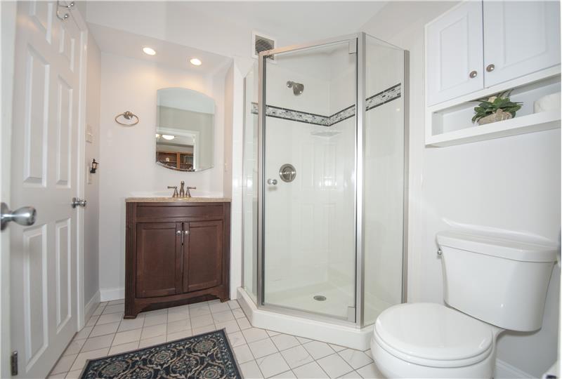 221 Gulph Creek Road, 1st floor full bath