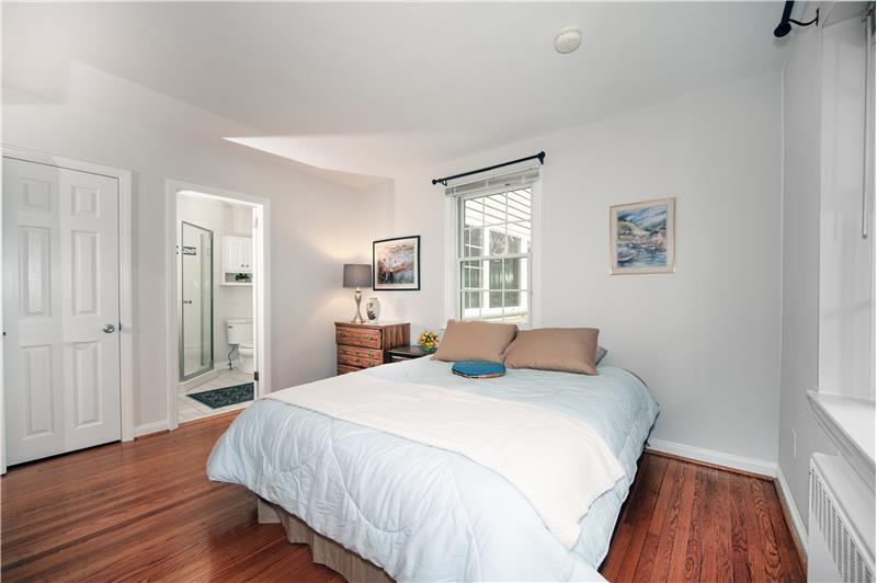 221 Gulph Creek Road, 1st floor bedroom