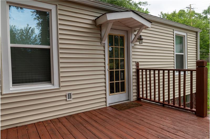 Nice-sized deck for entertaining or relaxing