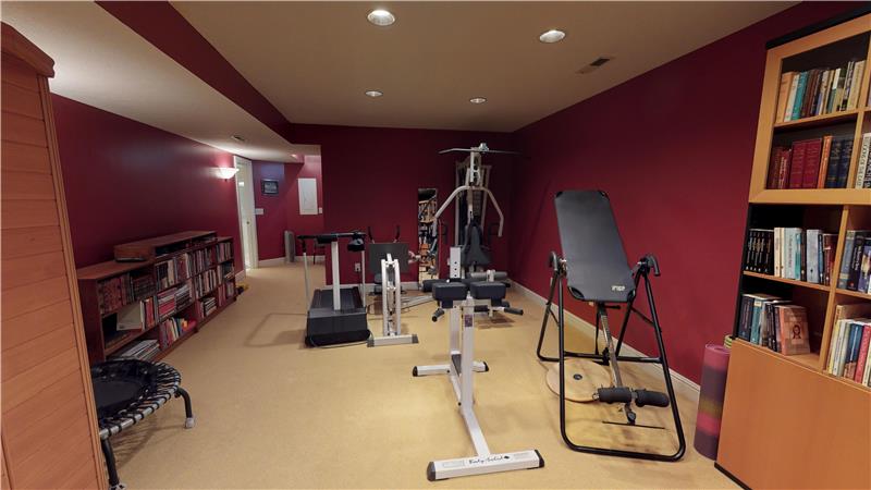 This would make a great 4th bedroom with access to a full bath and the spa/pool!