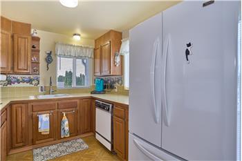 Light and Bright Kitchen