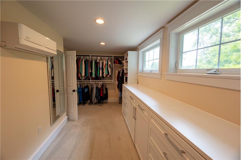 227 Argyle Road Primary California Closet
