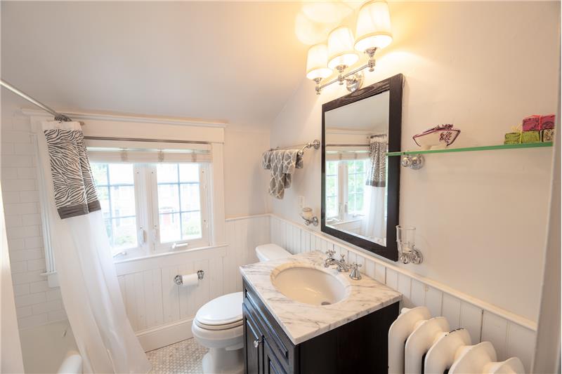 227 Argyle Road Third Floor Shared Hall bathroom