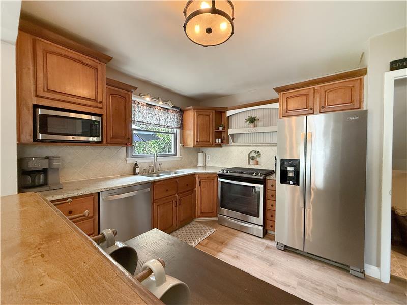 228 Woodlawn - Kitchen 